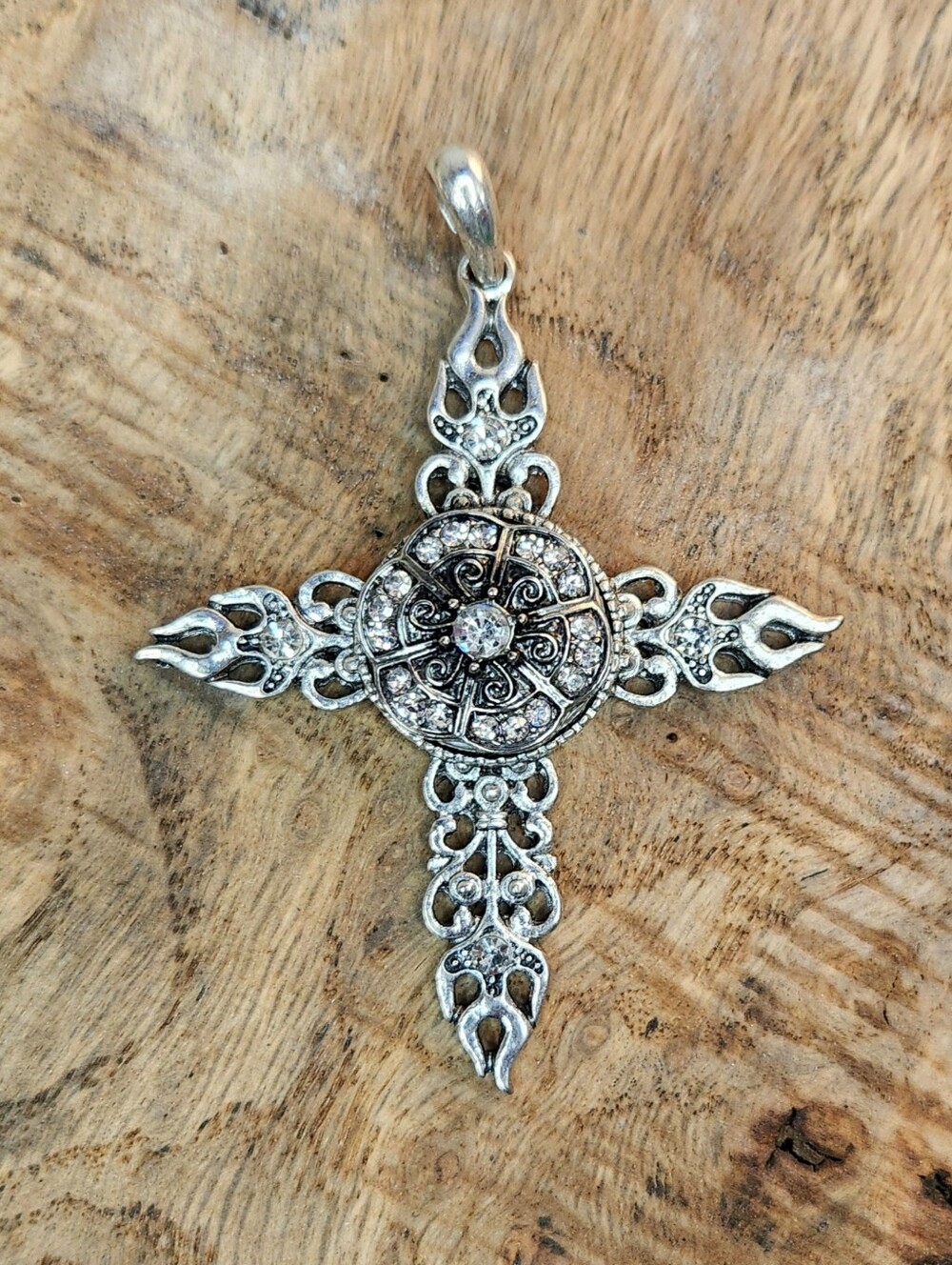 Cross Pendant, Crystals/Rhinestones, 2 Snaps 18/20mm, 1 Silver Chain